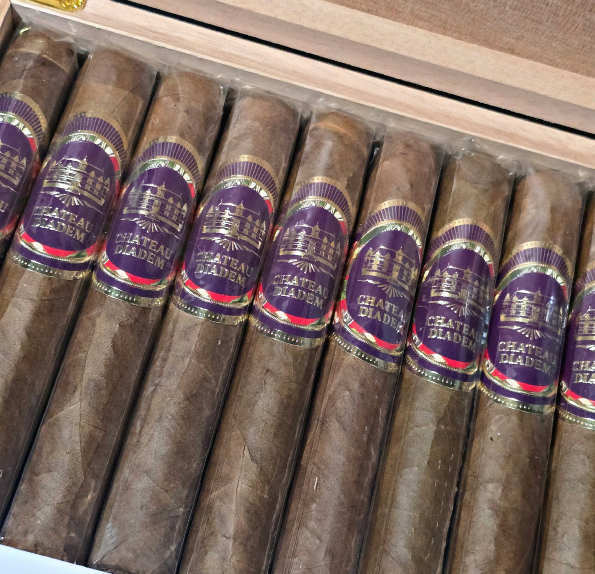 Chateau Diadem Cigars- Splendor Robusto Extra